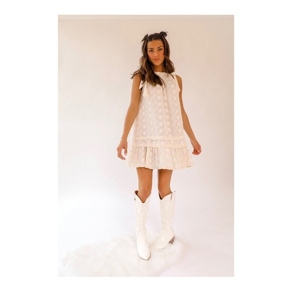 Alani Boutique Dress - Picture 1 of 6